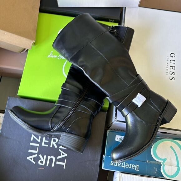 St. John's Bay Womens Boots - Picture 4 of 5